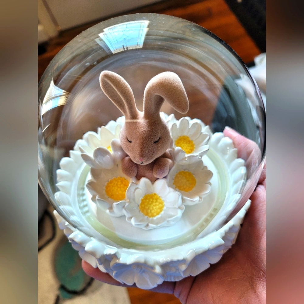 BBW 2025 WHITE GARDENIA EASTER SNOW GLOBE CANDLE!